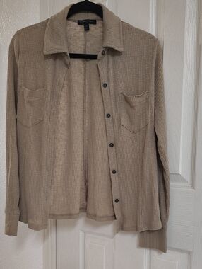 Banana Republic Women's Beige Ribbed Button-Up Shirt M